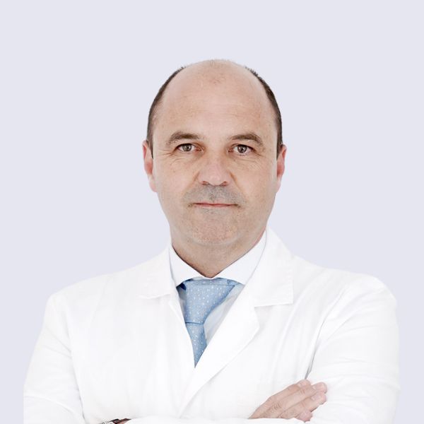 Dr. Ricardo García